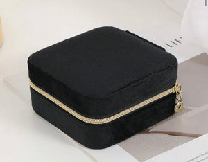 Travel jewellery case